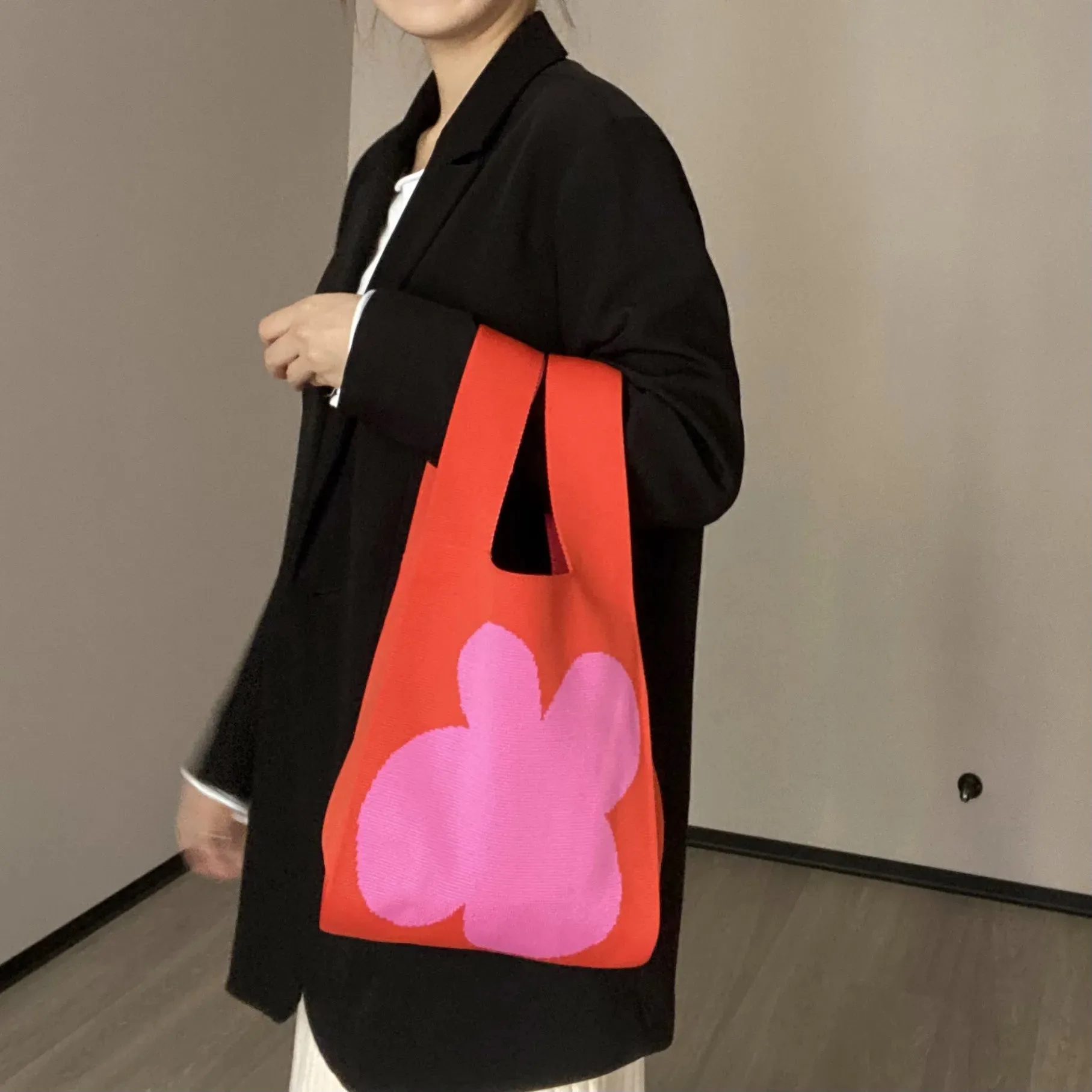 🌸 Adorable Floral Knit Tote Bag 🌼✨ Stylish Woven Purse for Trendy Ladies! 👜💖