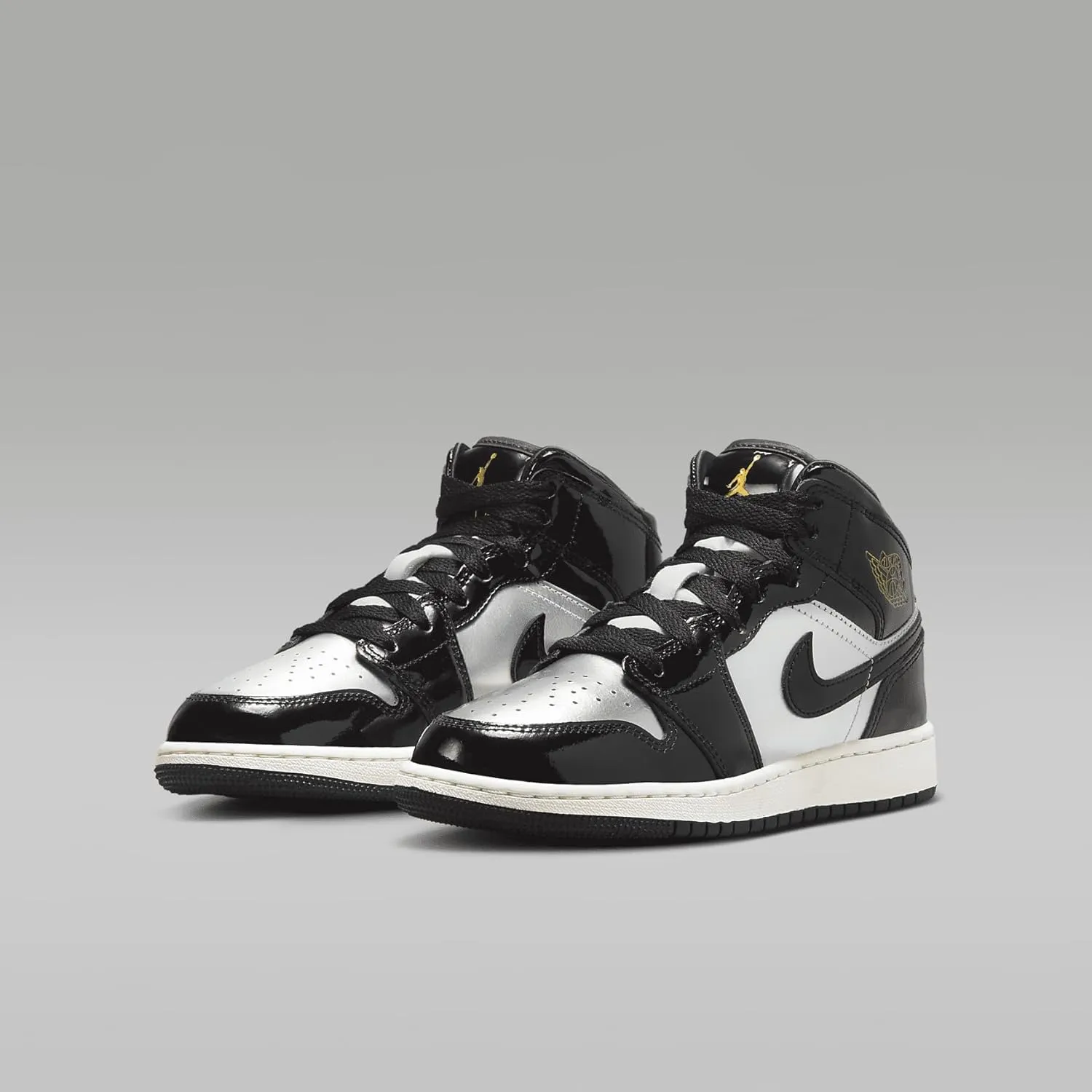 Air Jordan 1 Mid SE Big Kids' Shoes (FZ3938-001, Black/Metallic Silver/Sail/Metallic Gold)