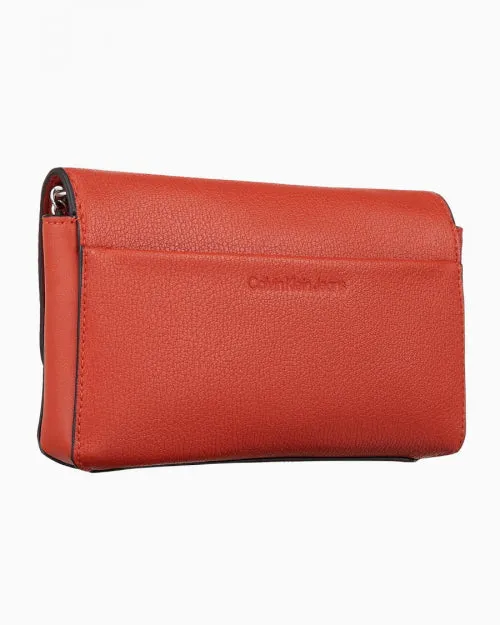 C.A.L.V.I.N. K.L.E.I.N. CROSSBODY HANDBAG