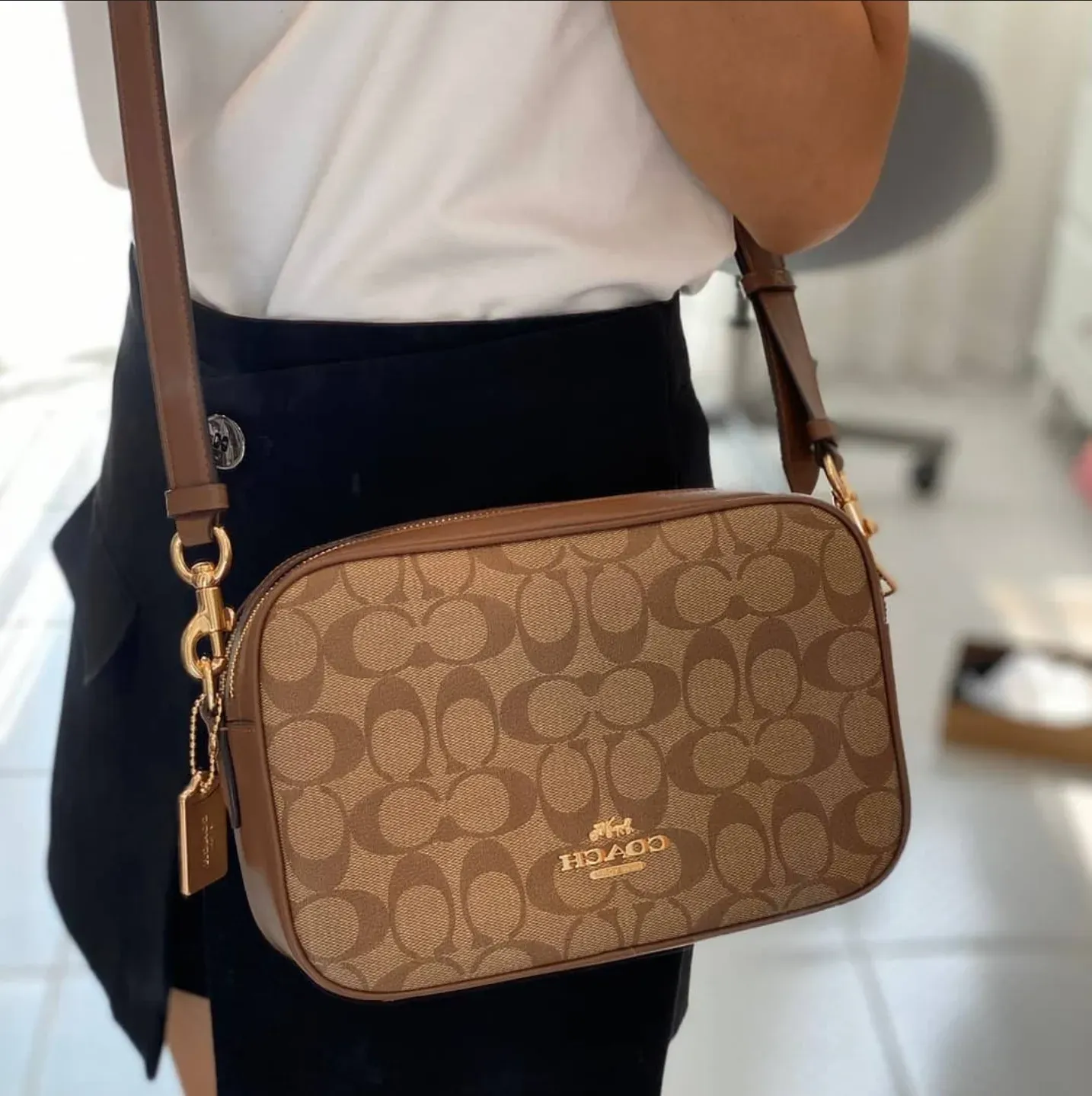 C.O.A.C.H.  Jes Crossbody