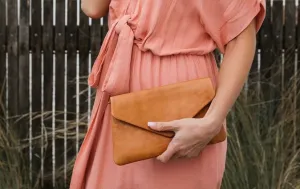 DUSKY ROBIN: RILEY CLUTCH BAGS