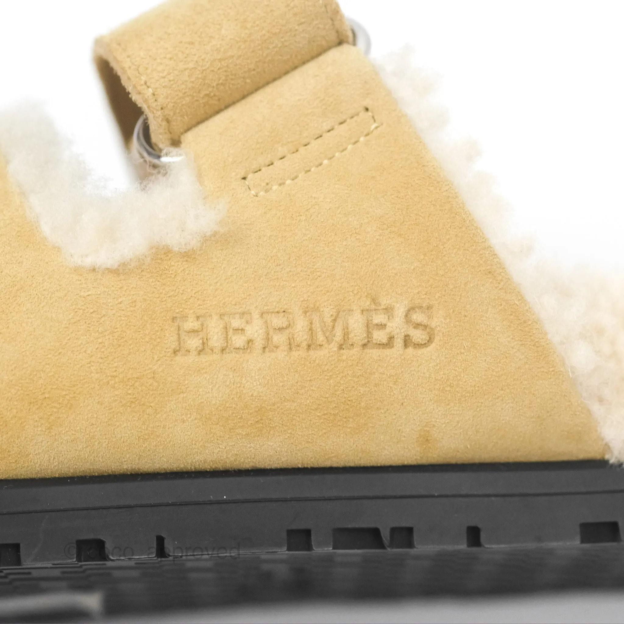 Hermès Chypre Sandal Shearling Beige Albâtre / Écru Suede Goatskin