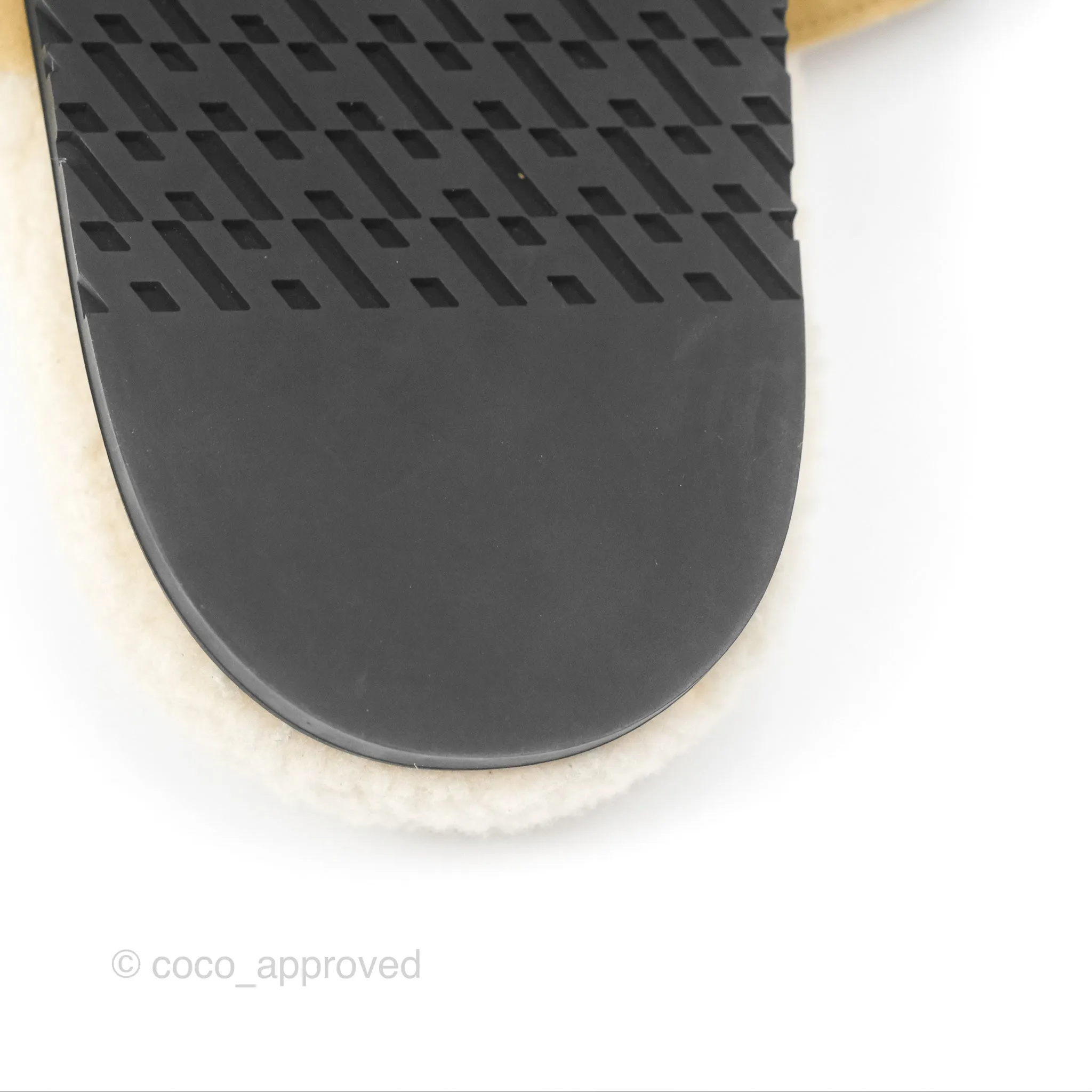 Hermès Chypre Sandal Shearling Beige Albâtre / Écru Suede Goatskin