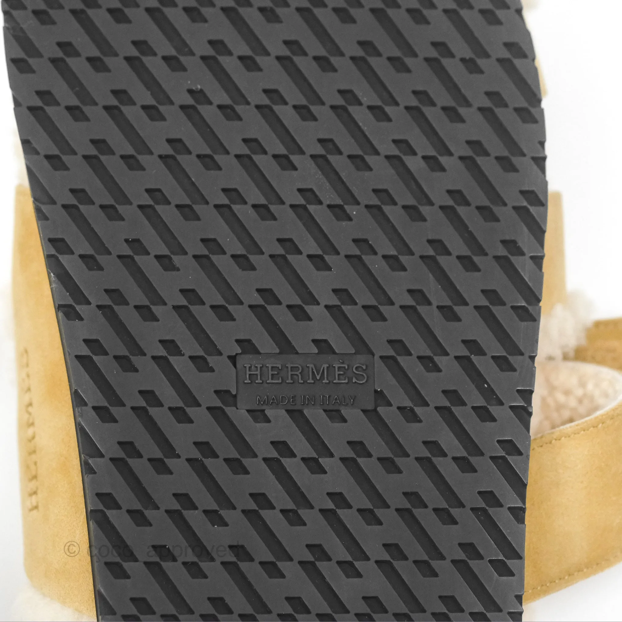 Hermès Chypre Sandal Shearling Beige Albâtre / Écru Suede Goatskin