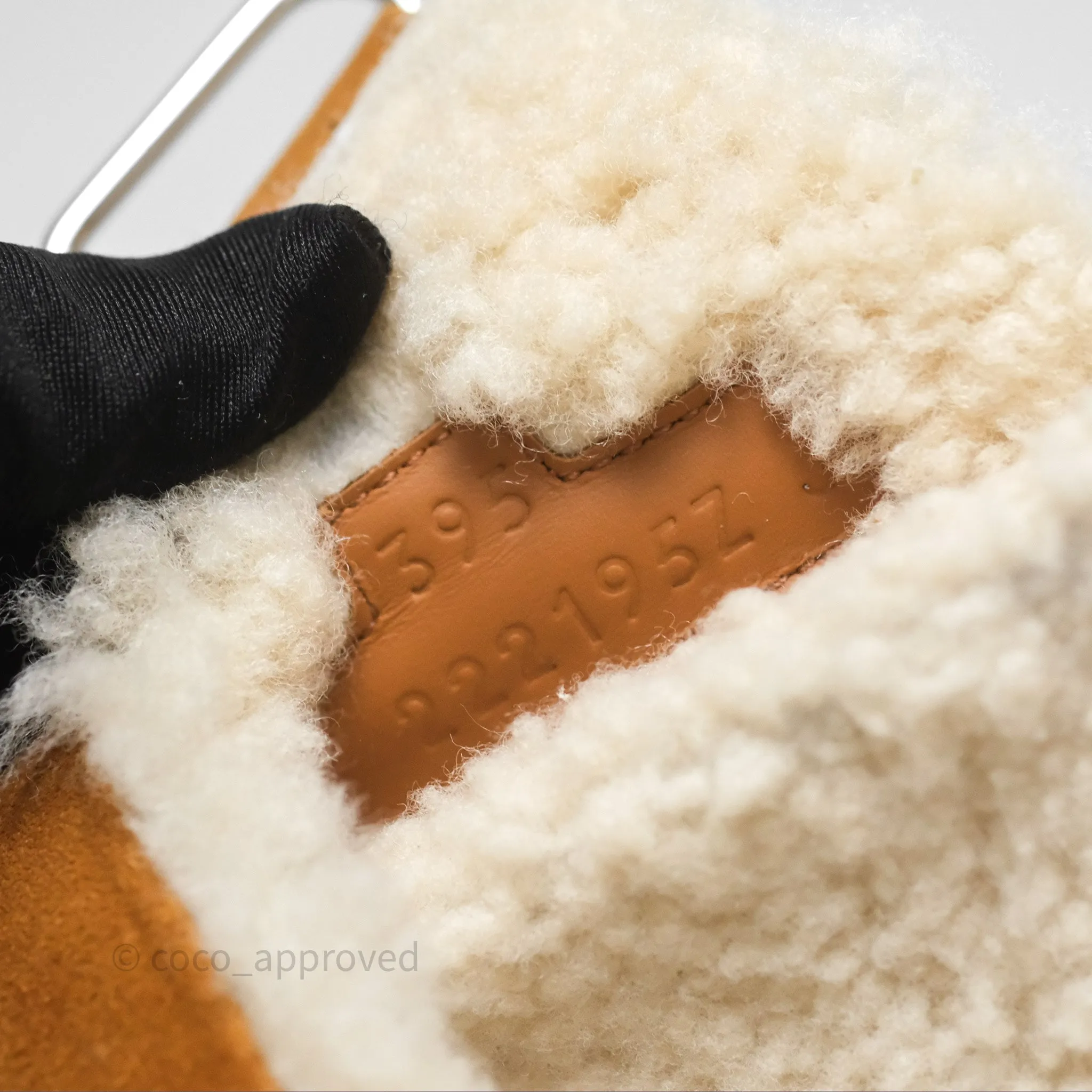 Hermès Chypre Sandal Shearling Beige Kraft / Ecru Goatskin Size 39.5