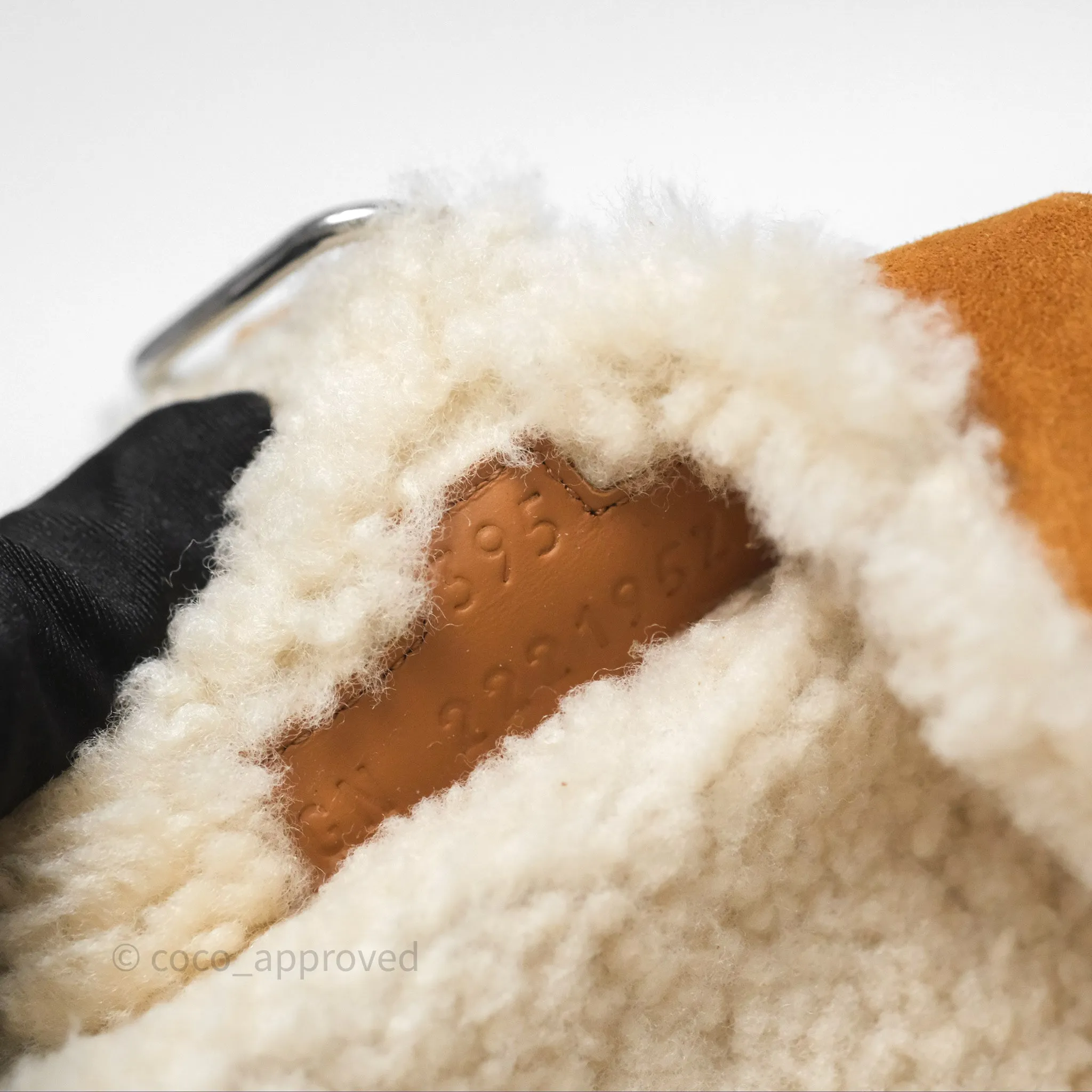 Hermès Chypre Sandal Shearling Beige Kraft / Ecru Goatskin Size 39.5