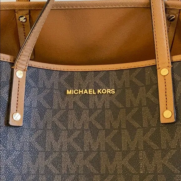 M.I.C.H.A.E.L K.O.R.S Jet set travel drawstring tote Bag